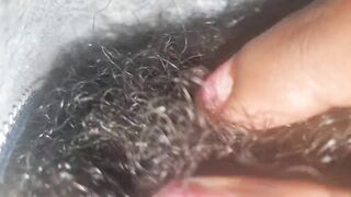 Roseblue2z rubs her pussy