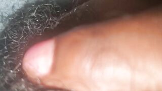 Roseblue2z rubs her pussy