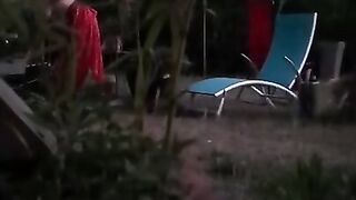 Danse in the garden