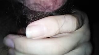 Eyaculando en una concha peluda