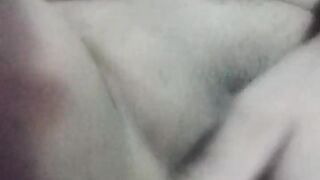 Chubby chichona plays with her big tits and ends up playing with her rich pussy