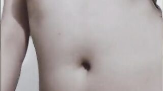 Me GUSTA mover MI CUERPO mientras te MUESTRO mis PANTALETAS ROJAS