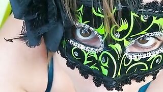 freya19bjorn20 maman french lui vide les couilles dans son jardin