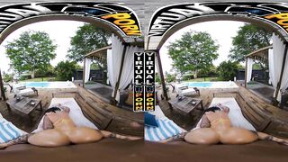 VIRTUAL PORN - Connie Perignon Taking Big Black Cock In VR