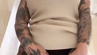 Your giantess Ashley feels sexier than ever (pov)