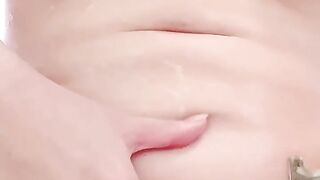 【個人撮影】お風呂で女の子がやっているコト♡AYAのリアルなおまんこ剃毛編