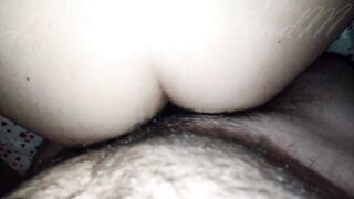 Quando mi scopa il culo la figa si allaga di umori caldi! ???????????? Figa pelosa POV - Dialoghi italiano