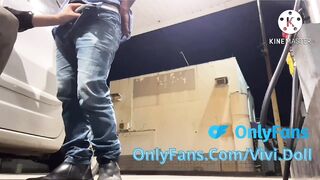 FUDENDO NO POSTO DE GASOLINA
