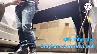 FUDENDO NO POSTO DE GASOLINA