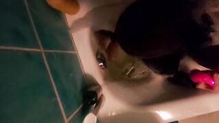 Bathroom 2....