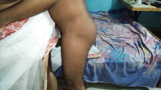 Fucking A beautiful Pakistani stepmom in the Big ass