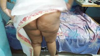 Fucking A beautiful Pakistani stepmom in the Big ass