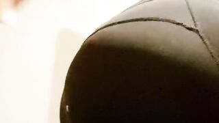 "Je te donne des ordres un peu sm: obéis bien!"