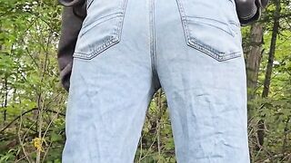 Wife lets out a huge stream while pissing