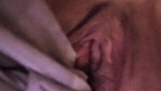Help me stuff my juicy Pussy