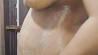Indian tamil girl Bathing and fingering hot video orgams