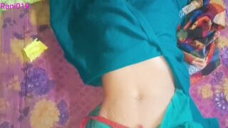 Indian desi hauswaif soni bhabhi ki chudayi devar ne bhabhi ko ghodi bana ke choda Indian school girl