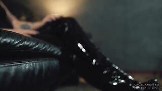 Mistress Anette - Minnie Manga - Smoking - Fetish - High heels - Tattoo