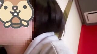 カラオケで生クリームフェラしちゃうRiz