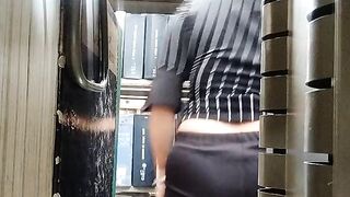 A little naughty in a royal library ????