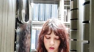 A little naughty in a royal library ????