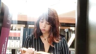 A little naughty in a royal library ????