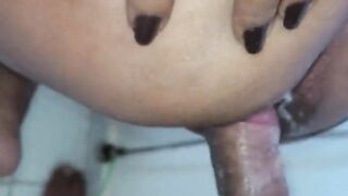 My Husband Cummed Deep in My Ass, the Cum Dripped Down My Feet