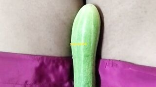 Desi saira beautiful bhabhi ghar per koi nahi hai cucumber se masturbating