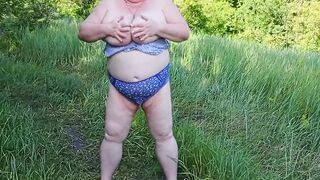 The Neighbor Undressed in the Park and Staged a Pissing