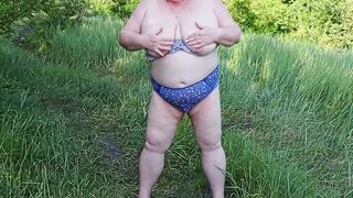 The Neighbor Undressed in the Park and Staged a Pissing