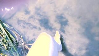 Кончил возле речки
