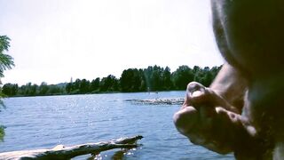 Кончил возле речки