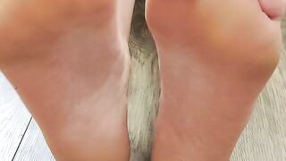 Bending long toes with clean soles