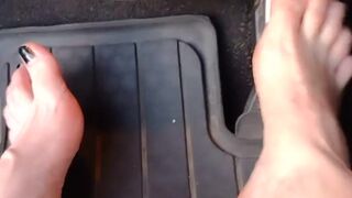 Pedal pumping in leggings pt 2
