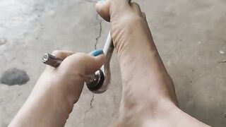 Love playing with power tools with my feet