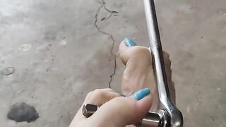 Love playing with power tools with my feet