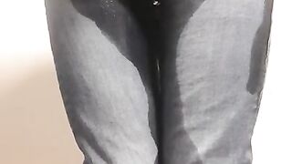 feels great to wet my jeans!!